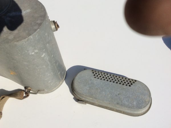 Avec son bouchon laiton plus joint sur le côté et le couvercle